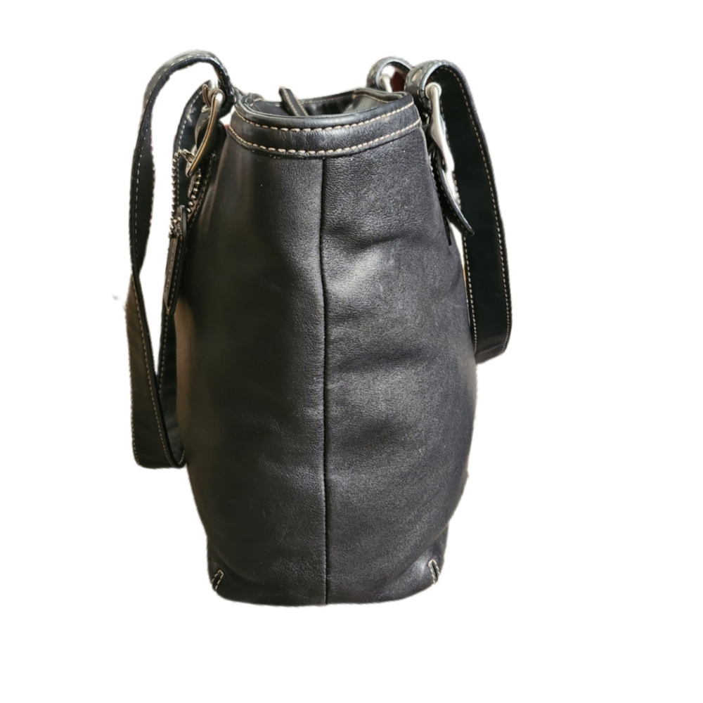 VINTAGE COACH HAMPTON NO. B068-9572 BLACK LEATHER SOHO SHOULDER BAG - Picture 4 of 10
